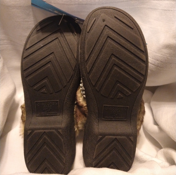 Isotoner Women's Slippers Large 8.5-9 Gray - Picture 5 of 7